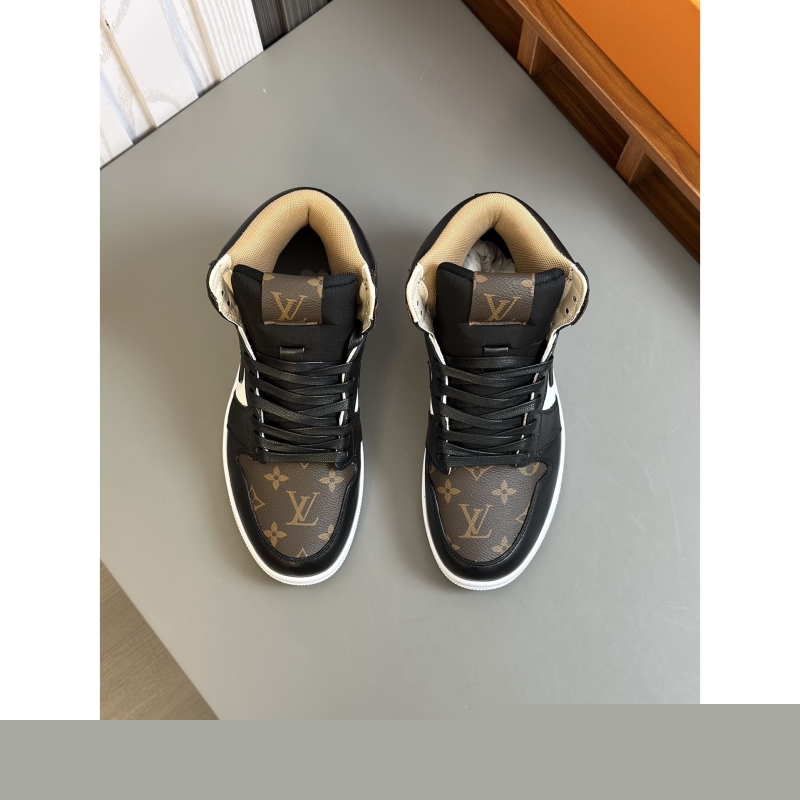 l**is V*t*n sneakers